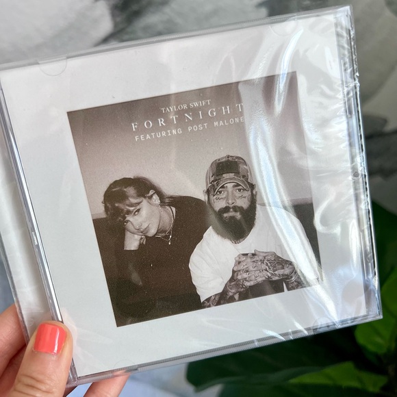 SEALED❗️ Brand New Taylor Swift Fortnight (Feat Post Malone) CD Single - Picture 1 of 2